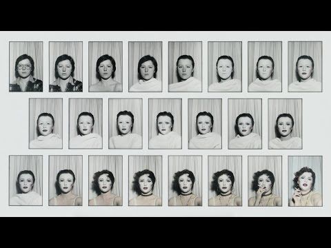 Untitled #479, une série de 23 photographie