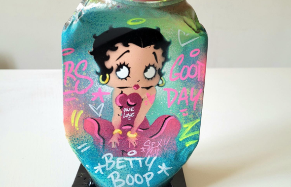 Pop icon sculpture by artist Kedarone. Representing Betty Boop