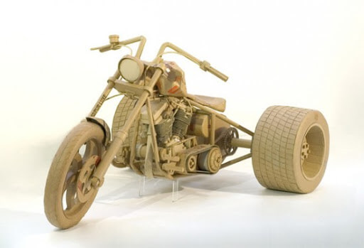 oeuvre de chris gilmour en carton 